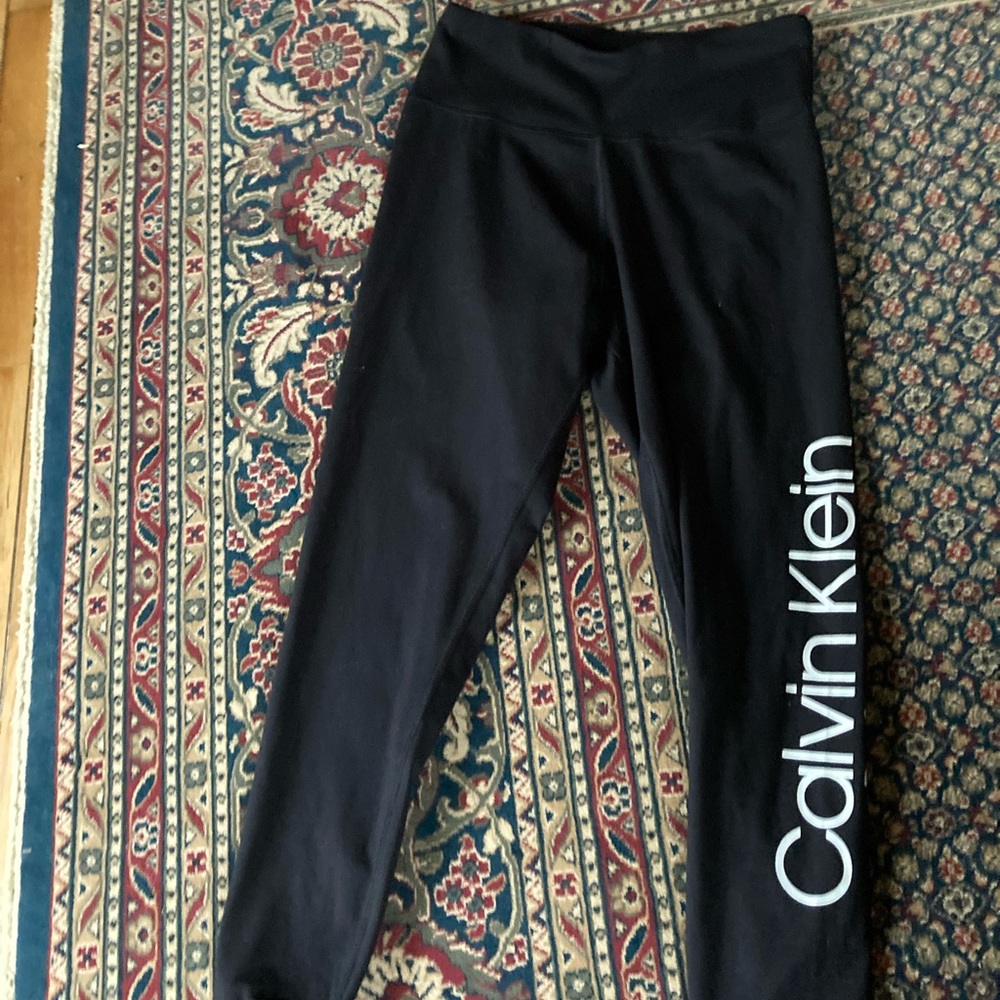 Woman’s Calvin Klein legging! Extremely comfortable! Only worn one time! Medium